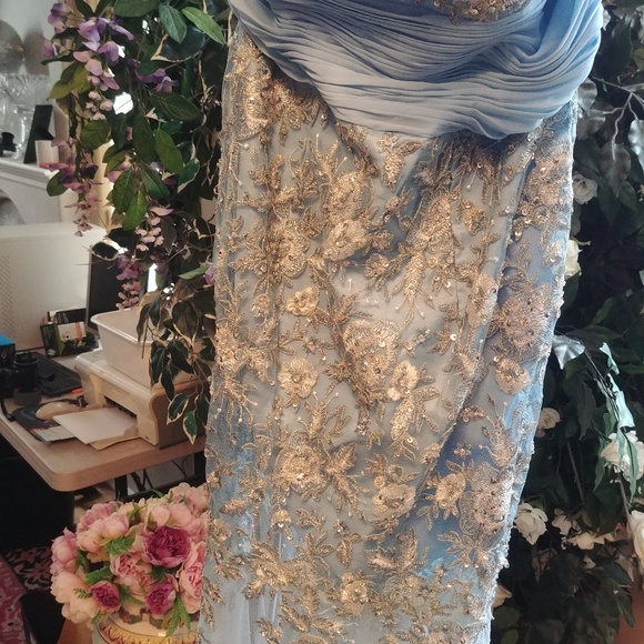 TONY BOWLS SEQUINED/BEADED.APPLICAED EVENING GOWN SZ 10 - Picture 4 of 4